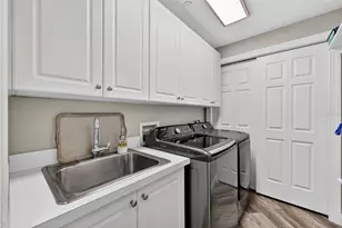 205 Brightwater Dr, Clearwater Beach, FL 33767 - Photo 29