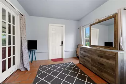 3052 Alta Vista St, Sarasota, FL 34237 - Photo 9