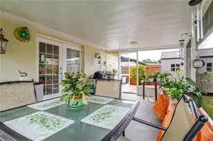 10118 Hunters Point Ct, Tampa, FL 33615 - Photo 21