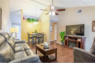 10118 Hunters Point Court, Tampa, FL 33615 - Photo 9