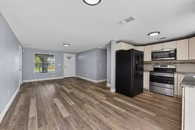 3417 Danny Bryan Boulevard, Tampa, FL 33619 - Photo 7