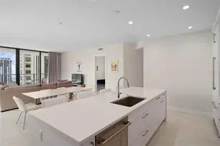 275 1st Ave S, Saint Petersburg, FL 33701 - Photo 11