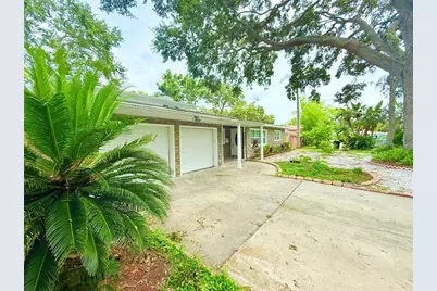 1557 Robinson Drive N, Saint Petersburg, FL 33710 - Photo 3