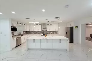 1557 Robinson Dr N, Saint Petersburg, FL 33710 - Photo 1