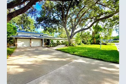 1557 Robinson Drive N, Saint Petersburg, FL 33710 - Photo 1