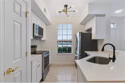 9818 Lake Chase Island Way #9818, Tampa, FL 33626 - Photo 5