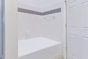 9818 Lake Chase Island Way, Tampa, FL 33626 - Photo 11