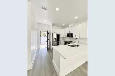 3017 73rd Street N, Tampa, FL 33619 - Photo 7
