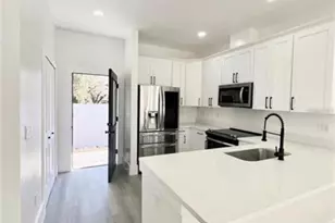 3017 73rd Street N, Tampa, FL 33619 - Photo 7