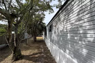 120 NE 12th Ave, Chiefland, FL 32626 - Photo 5