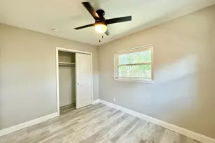 1918 E Shadowlawn Ave, Tampa, FL 33610 - Photo 25