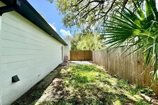 1918 E Shadowlawn Ave, Tampa, FL 33610 - Photo 27