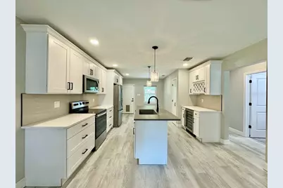 1918 E Shadowlawn Avenue, Tampa, FL 33610 - Photo 5
