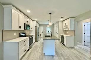 1918 E Shadowlawn Ave, Tampa, FL 33610 - Photo 5