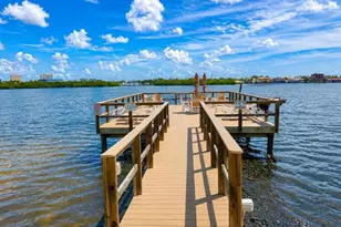 1847 Shore Dr S, Saint Petersburg, FL 33707 - Photo 23