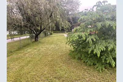 8415 N Gomez Avenue, Tampa, FL 33614 - Photo 37