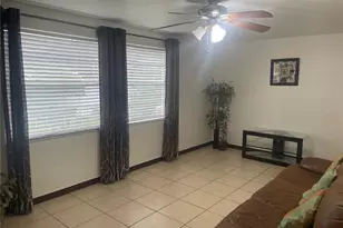 8415 N Gomez Ave, Tampa, FL 33614 - Photo 29