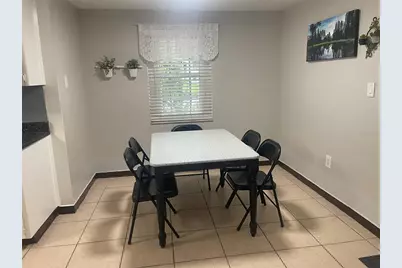 8415 N Gomez Avenue, Tampa, FL 33614 - Photo 5