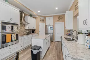 1119 Villeroy Dr, Sun City Center, FL 33573 - Photo 21
