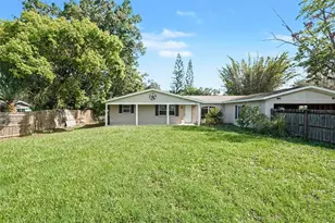 805 W College Ave, Ruskin, FL 33570 - Photo 35