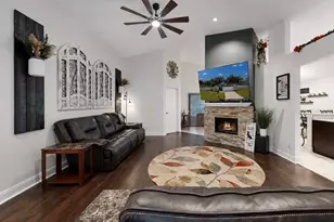 4302 Longfellow Dr, Plant City, FL 33566 - Photo 9