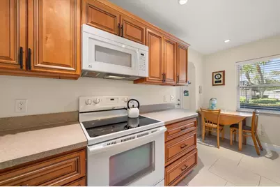 1005 Cordova Green, Seminole, FL 33777 - Photo 9