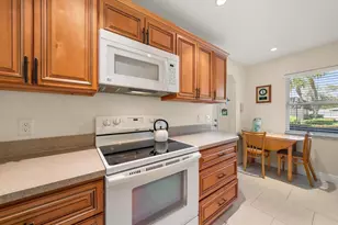 1005 Cordova Green, Seminole, FL 33777 - Photo 9