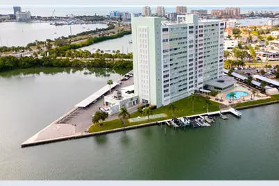 31 Island Way #703, Clearwater Beach, FL 33767 - Photo 3