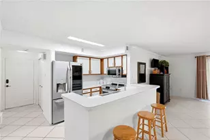 2400 Feather Sound Dr, Clearwater, FL 33762 - Photo 3