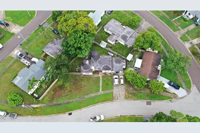 8446 Waverly Road N, Saint Petersburg, FL 33702 - Photo 11