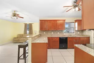 1131 Dogwood Ave, Tampa, FL 33613 - Photo 9