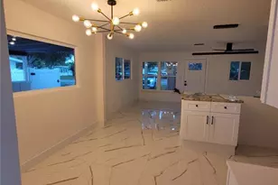 7498 N Orpine Dr, Saint Petersburg, FL 33702 - Photo 5