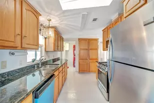 138 S St Thomas Cir, Apollo Beach, FL 33572 - Photo 33