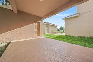 11118 Longleaf Woods Dr, Orlando, FL 32832 - Photo 7