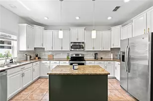 16613 Myrtle Sand Dr, Wimauma, FL 33598 - Photo 9