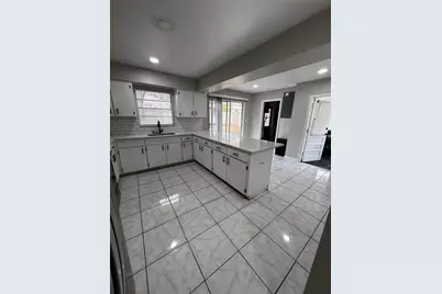 4202 E Okara Road, Tampa, FL 33617 - Photo 13