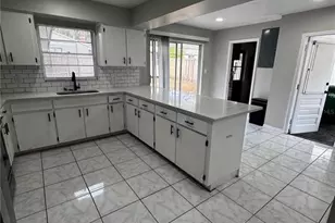 4202 E Okara Rd, Tampa, FL 33617 - Photo 13