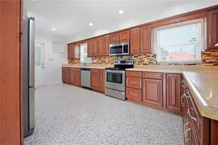 9708 Forest Hills Dr, Tampa, FL 33612 - Photo 9