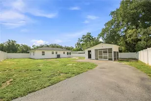 9708 Forest Hills Dr, Tampa, FL 33612 - Photo 23