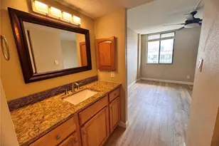 201 W Laurel St, Tampa, FL 33602 - Photo 13