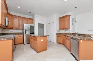 29822 Boyette Oaks Pl, Wesley Chapel, FL 33545 - Photo 9