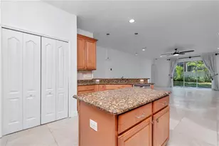 29822 Boyette Oaks Pl, Wesley Chapel, FL 33545 - Photo 11