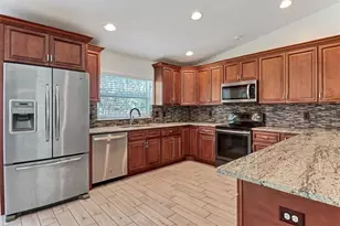 2423 Buckhorn Manor Dr, Valrico, FL 33594 - Photo 13