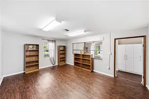5207 10th St, Zephyrhills, FL 33542 - Photo 13