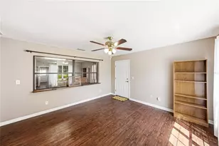 5207 10th St, Zephyrhills, FL 33542 - Photo 9