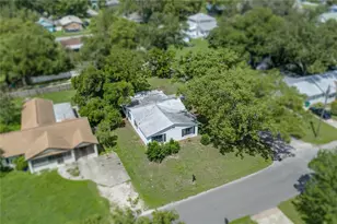 5207 10th St, Zephyrhills, FL 33542 - Photo 5