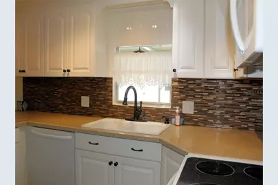92 Thatch Palm Street E, Largo, FL 33770 - Photo 3