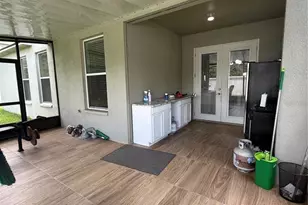 422 Westchester Hills Ln, Valrico, FL 33594 - Photo 17