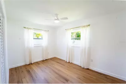 2090 76th Street N, Saint Petersburg, FL 33710 - Photo 17