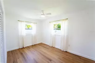 2090 76th St N, Saint Petersburg, FL 33710 - Photo 17